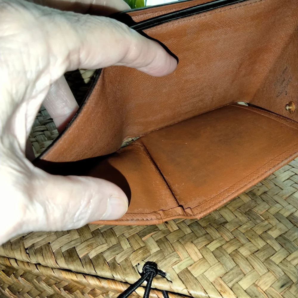 Louis Vuitton Monogram Brown Wallet - Picture 11 of 11